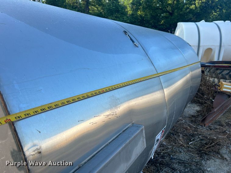 image for item II9215 2500 gallon tank