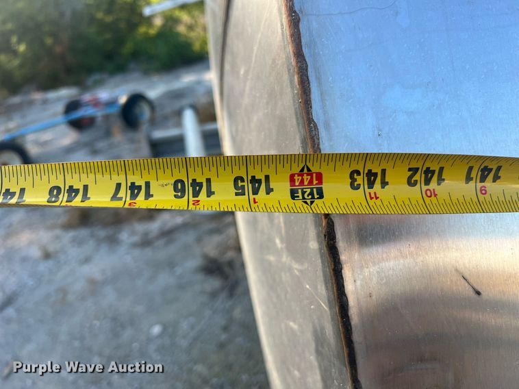 image for item II9215 2500 gallon tank