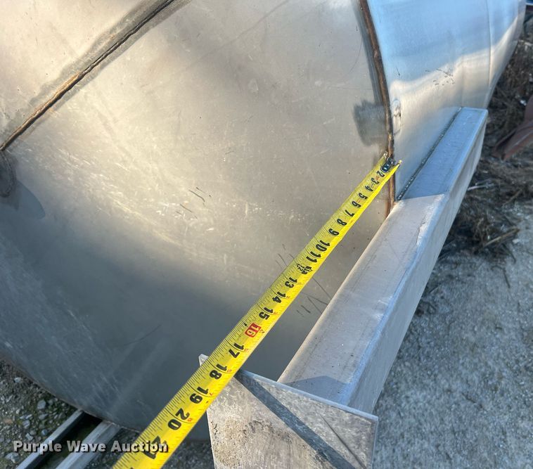 image for item II9215 2500 gallon tank