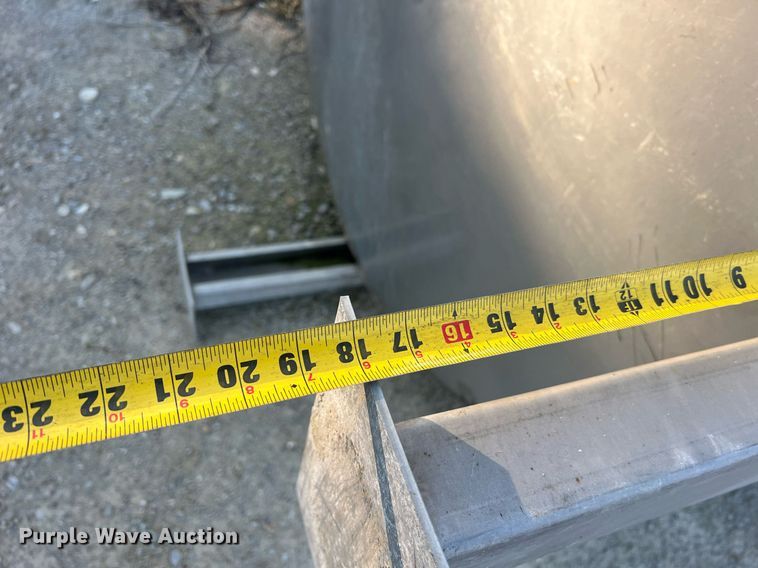 image for item II9215 2500 gallon tank