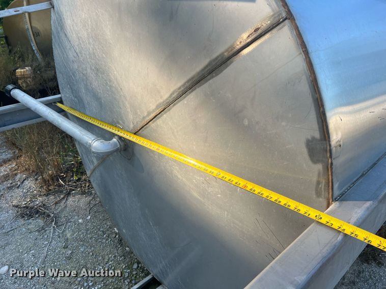 image for item II9215 2500 gallon tank