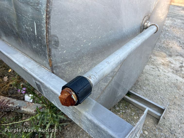 image for item II9215 2500 gallon tank