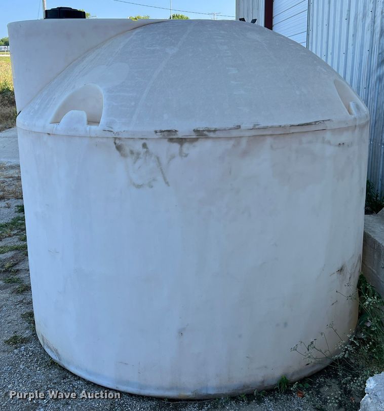 image for item II9217 (2) poly tanks