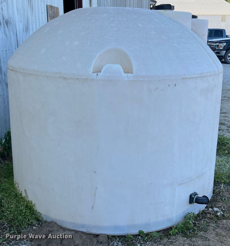 image for item II9217 (2) poly tanks