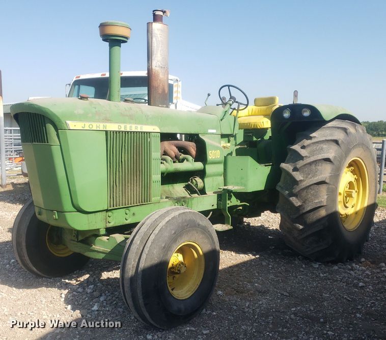 image for item IP9335 1963 John Deere 5010  tractor