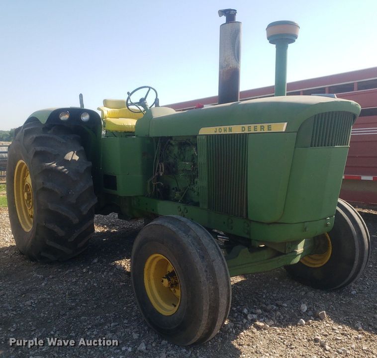 image for item IP9335 1963 John Deere 5010  tractor