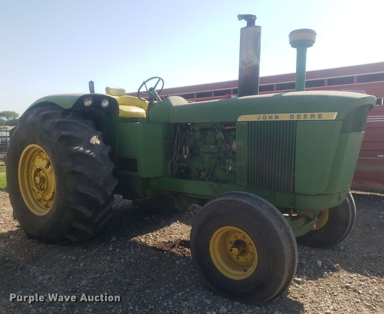image for item IP9335 1963 John Deere 5010  tractor