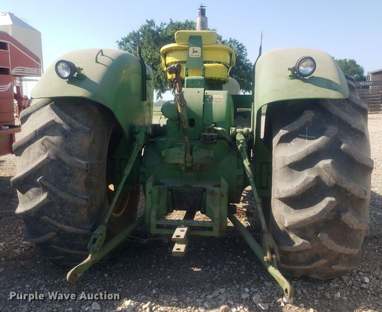 image for item IP9335 1963 John Deere 5010  tractor