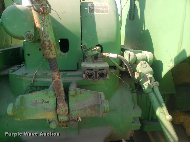 image for item IP9335 1963 John Deere 5010  tractor