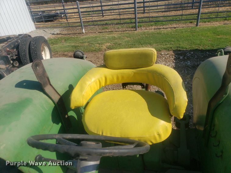 image for item IP9335 1963 John Deere 5010  tractor