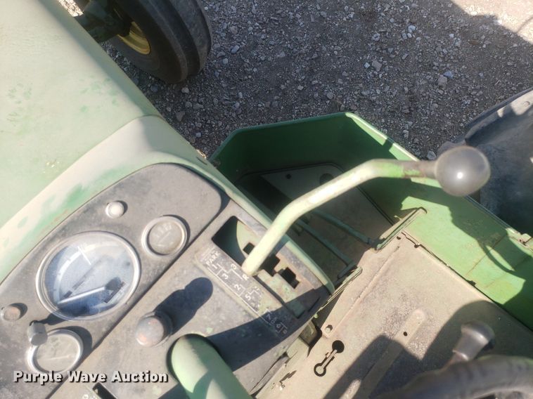 image for item IP9335 1963 John Deere 5010  tractor