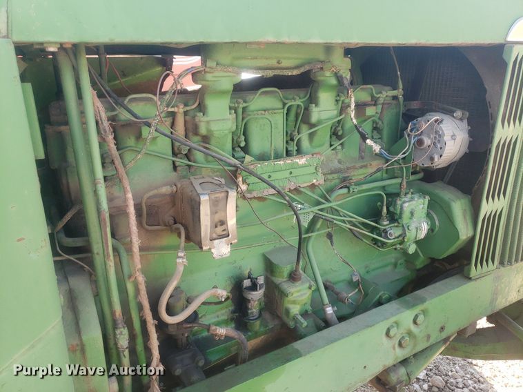 image for item IP9335 1963 John Deere 5010  tractor