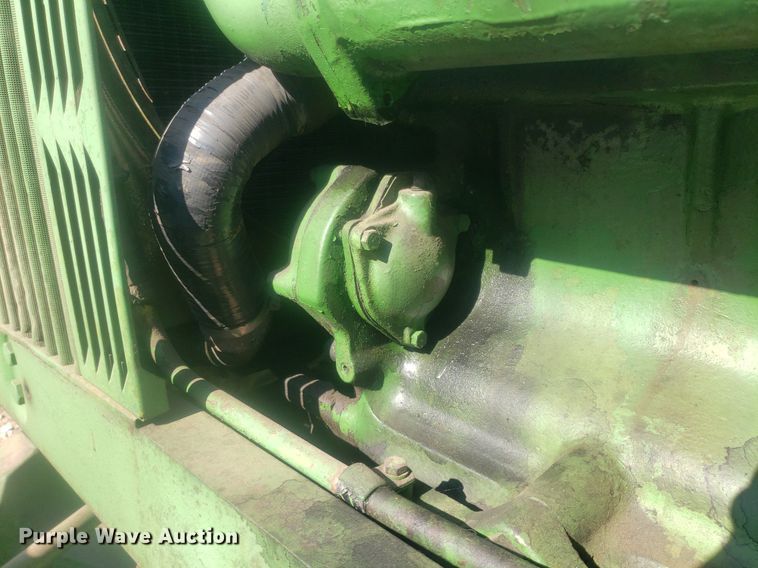 image for item IP9335 1963 John Deere 5010  tractor