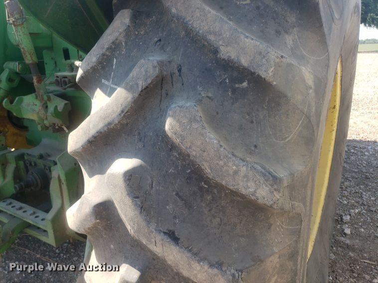 image for item IP9335 1963 John Deere 5010  tractor