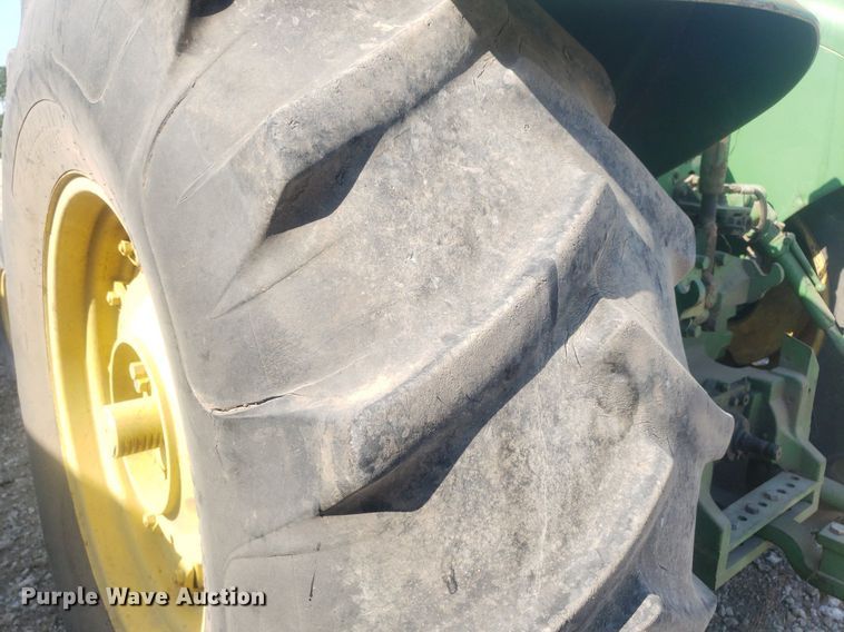 image for item IP9335 1963 John Deere 5010  tractor