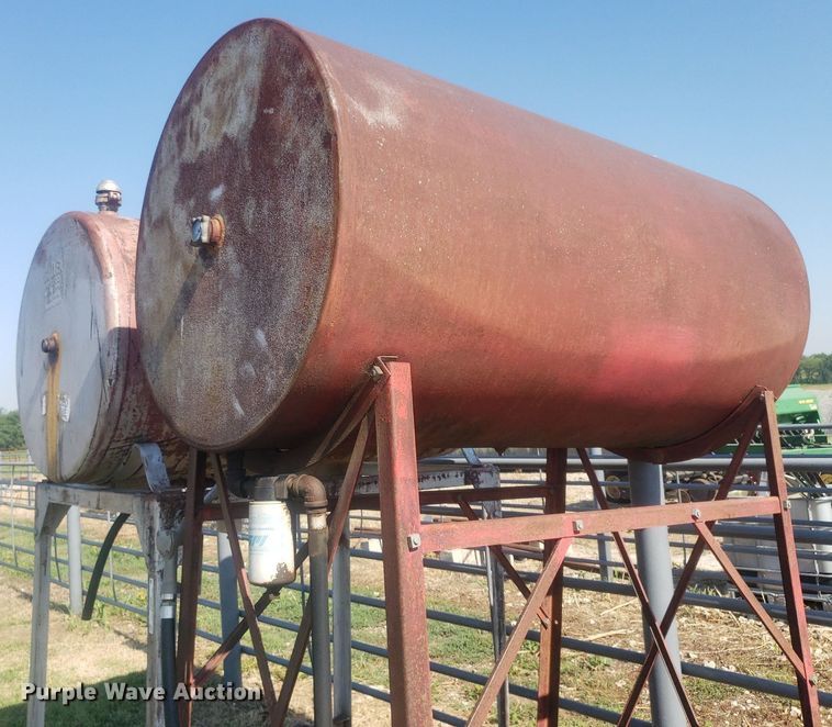 image for item IP9336 (2) fuel tanks