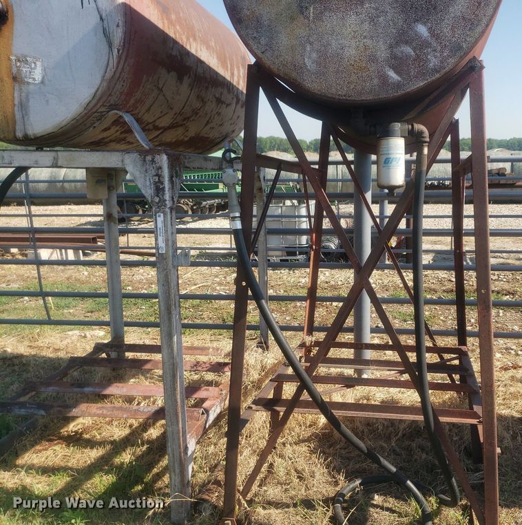 image for item IP9336 (2) fuel tanks