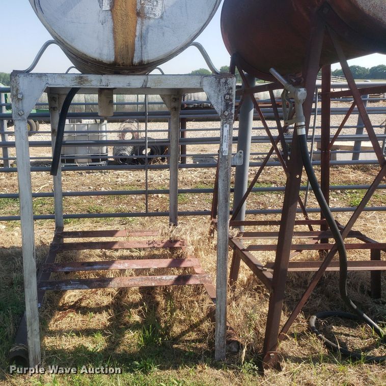 image for item IP9336 (2) fuel tanks