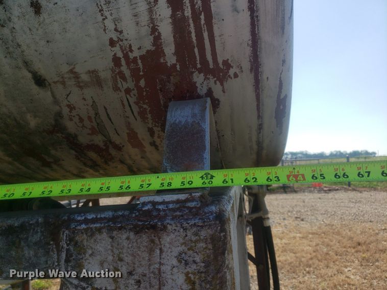 image for item IP9336 (2) fuel tanks