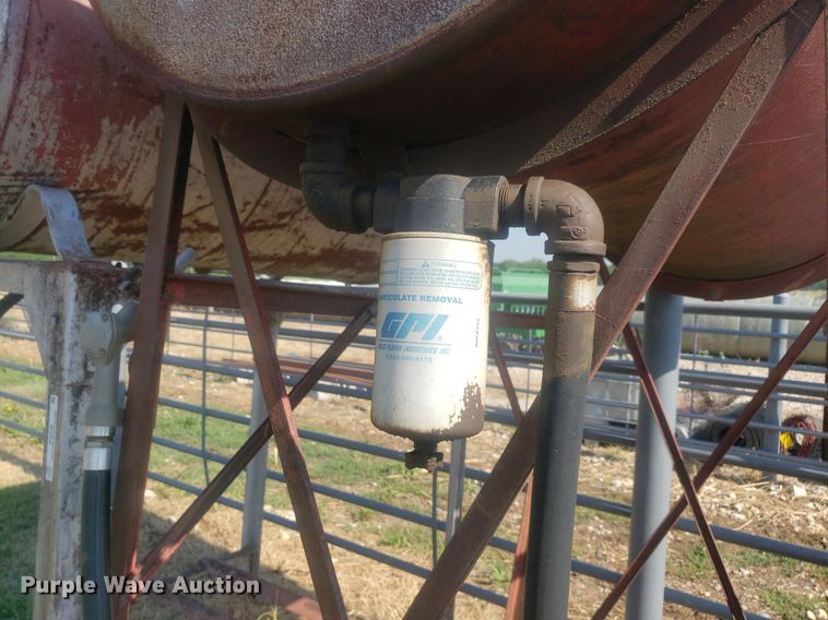 image for item IP9336 (2) fuel tanks