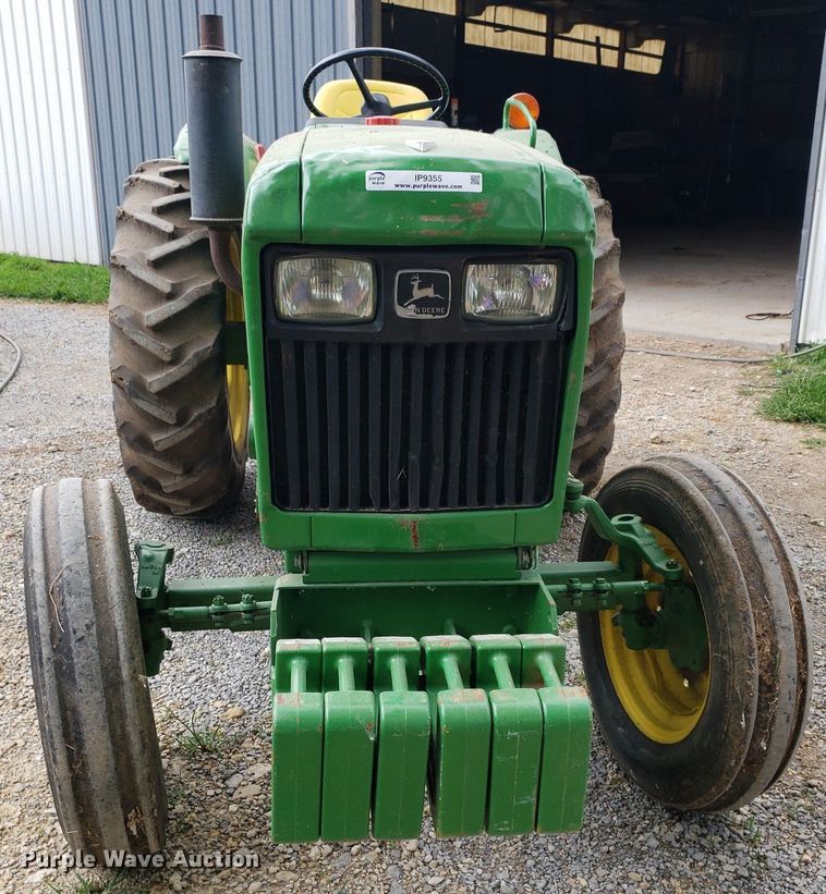 image for item IP9355 1982 John Deere 950  tractor