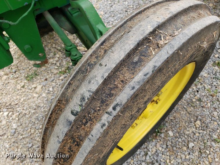 image for item IP9355 1982 John Deere 950  tractor