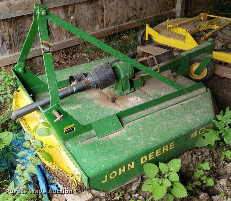 image for item IP9355 1982 John Deere 950  tractor