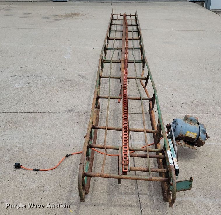 image for item JO9194 Little Giant  hay bale elevator