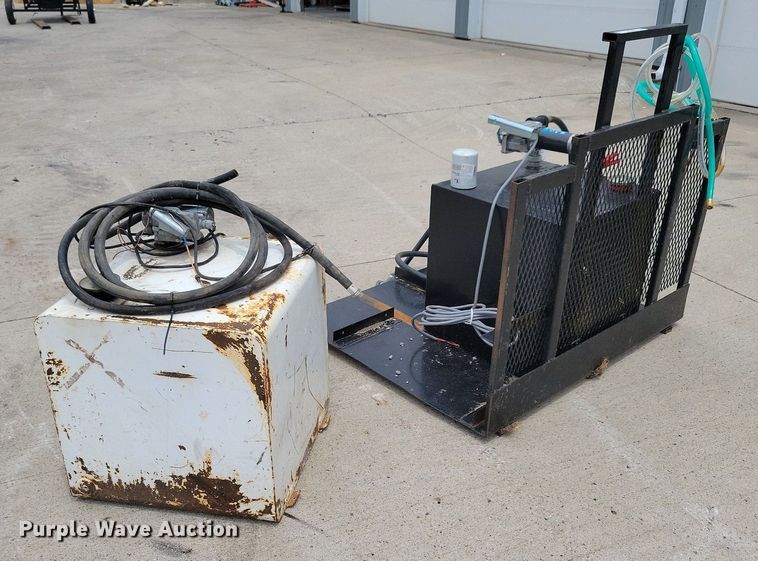 image for item JO9195 (2) auxiliary fuel tanks