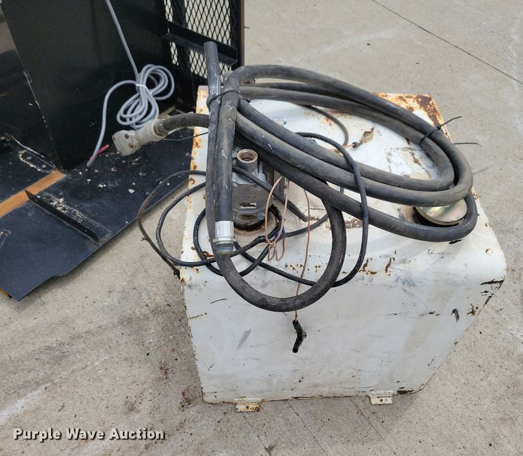 image for item JO9195 (2) auxiliary fuel tanks