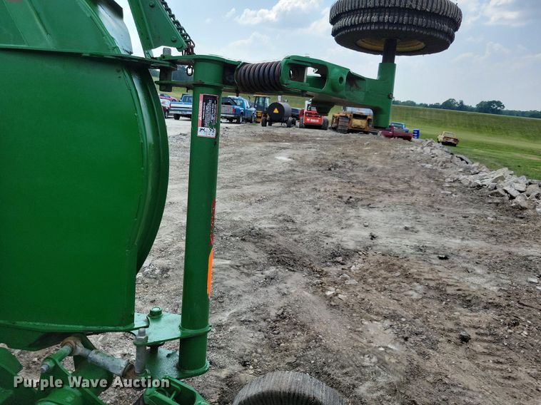 image for item JO9239 John Deere HX15  batwing rotary mower