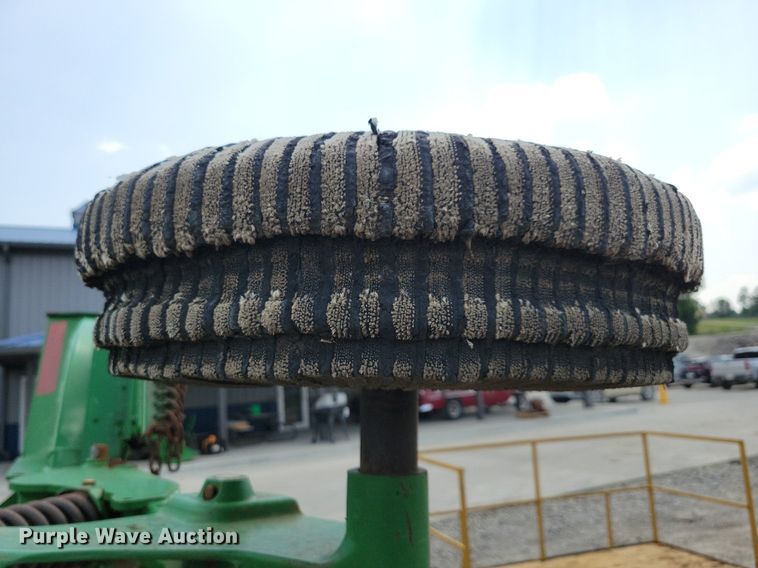 image for item JO9239 John Deere HX15  batwing rotary mower