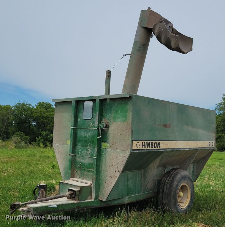 image for item JO9257 Hinson 812  grain cart