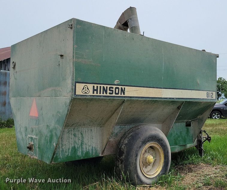 image for item JO9257 Hinson 812  grain cart