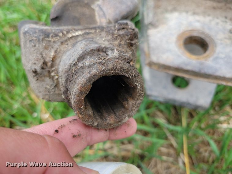 image for item JO9257 Hinson 812  grain cart