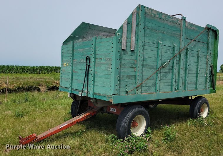 image for item JO9259 Kory 8278  silage dump wagon