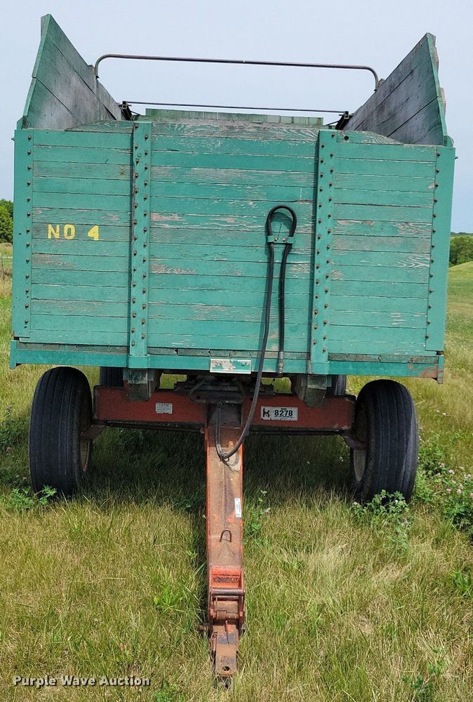 image for item JO9259 Kory 8278  silage dump wagon
