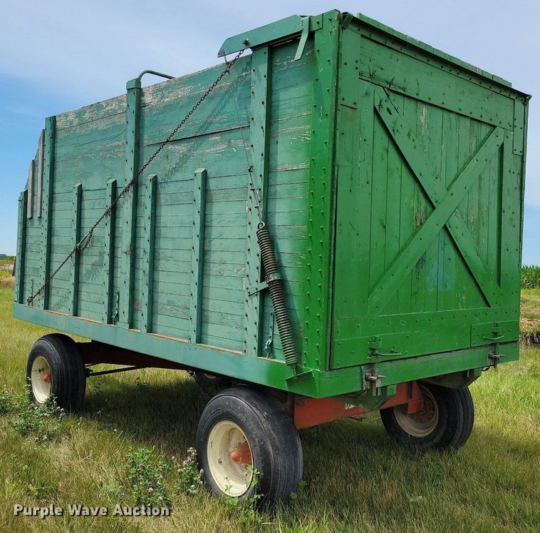 image for item JO9259 Kory 8278  silage dump wagon