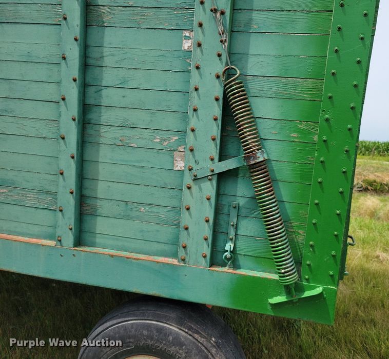 image for item JO9259 Kory 8278  silage dump wagon