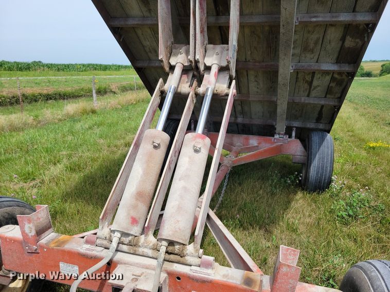 image for item JO9259 Kory 8278  silage dump wagon