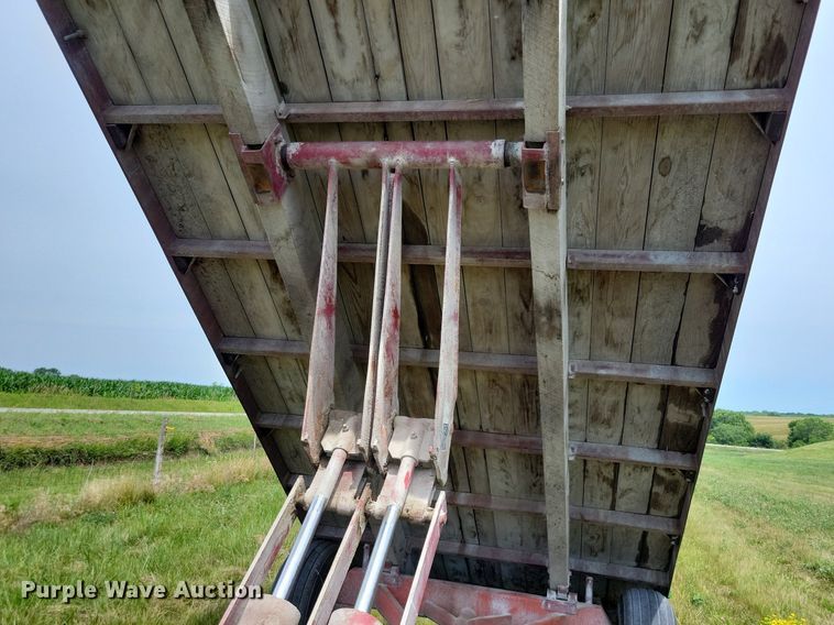image for item JO9259 Kory 8278  silage dump wagon