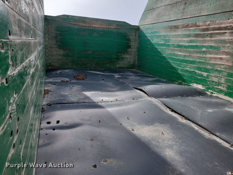 image for item JO9259 Kory 8278  silage dump wagon