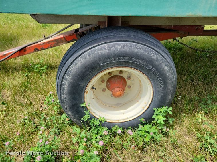 image for item JO9259 Kory 8278  silage dump wagon