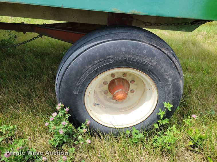 image for item JO9259 Kory 8278  silage dump wagon