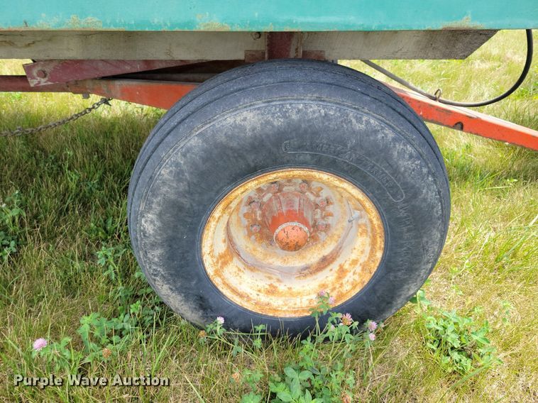 image for item JO9259 Kory 8278  silage dump wagon