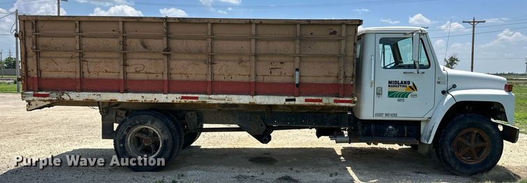 image for item KL9022 1979 International 1824  grain truck