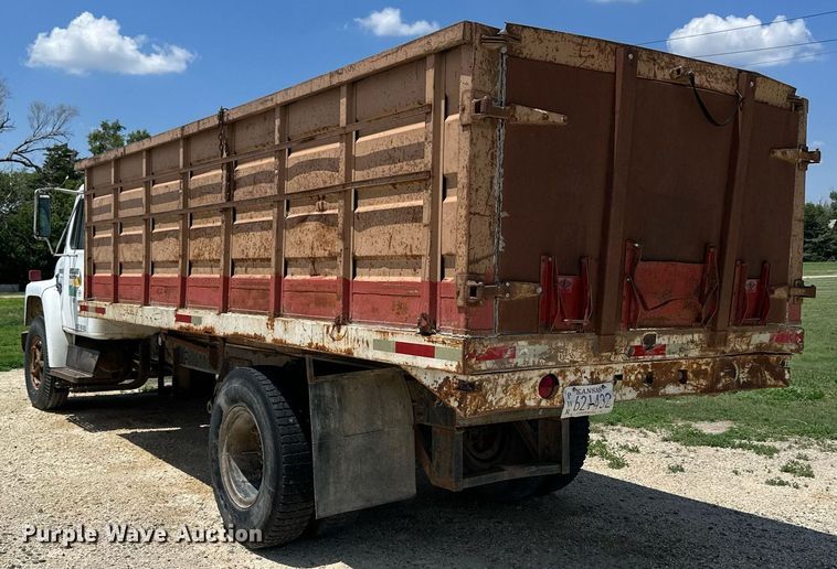 image for item KL9022 1979 International 1824  grain truck