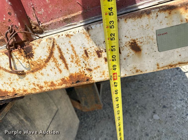 image for item KL9022 1979 International 1824  grain truck