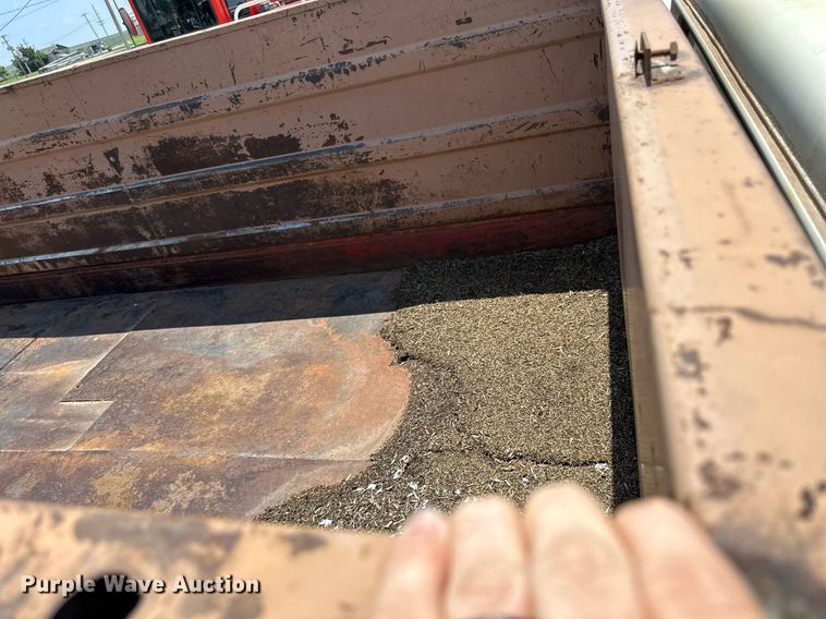 image for item KL9022 1979 International 1824  grain truck