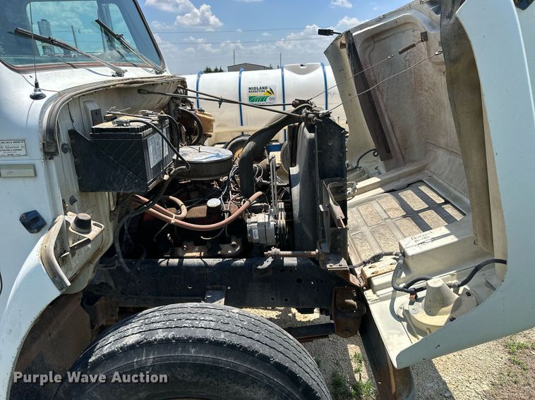 image for item KL9022 1979 International 1824  grain truck